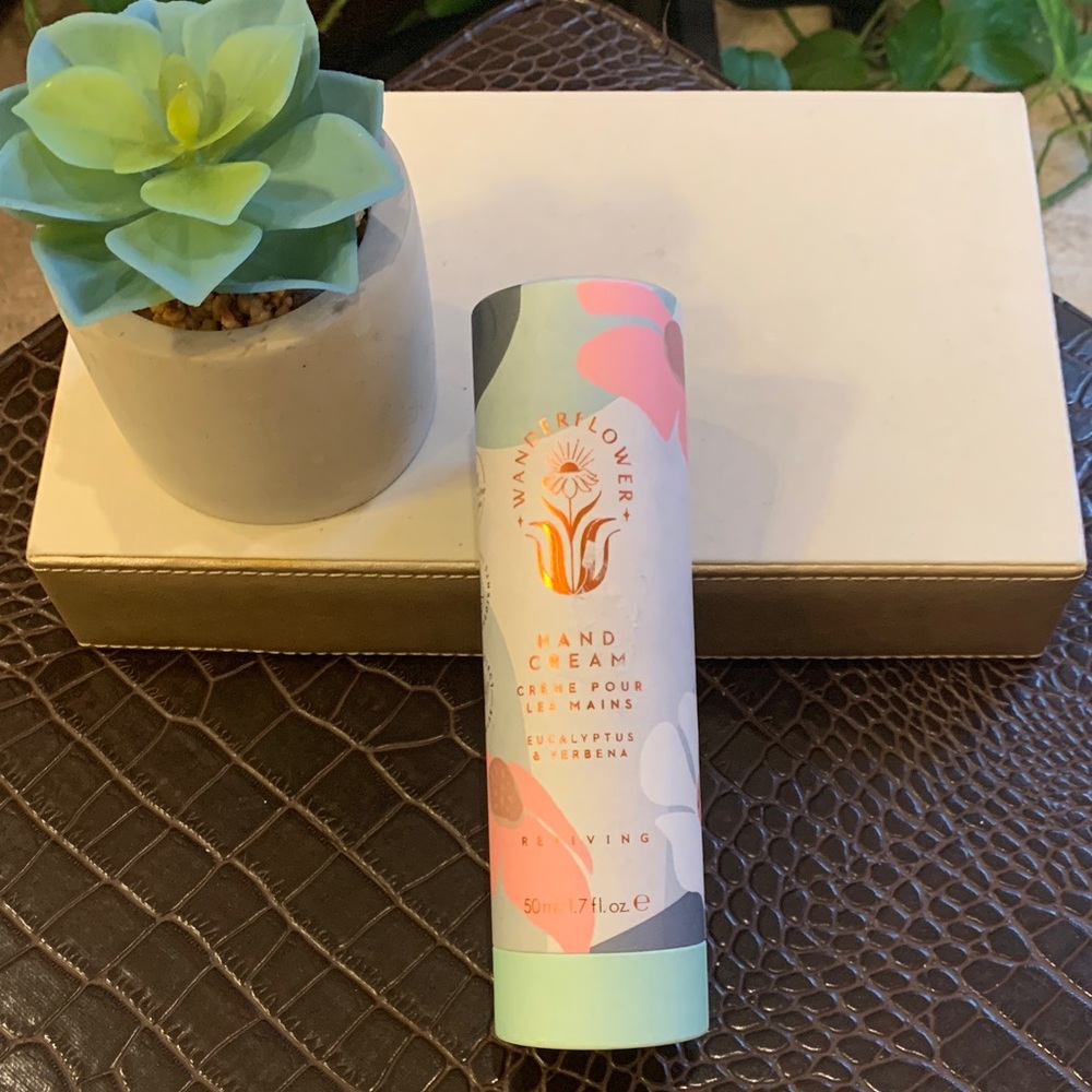 🌹WANDER FLOWER “Reviving” EUCALYPTUS & Verbena • Hand Cream • Smells Good •